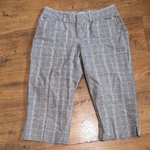 Dockers Petite Mid Rise Curvy Plaid Capri Pants